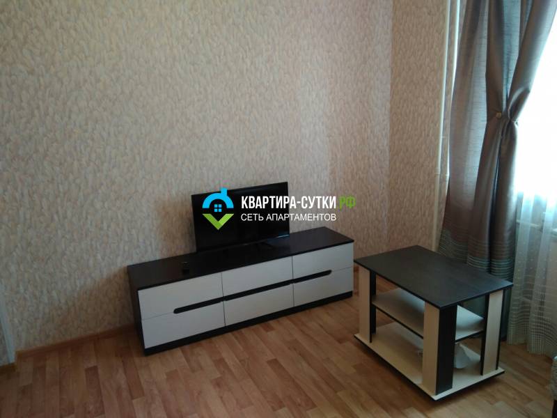 Снять 1-комнатную квартиру посуточно. Томск, Пер. Курский 32/1